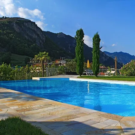 Josè Swimming Pool&garden By Gardadomusmea